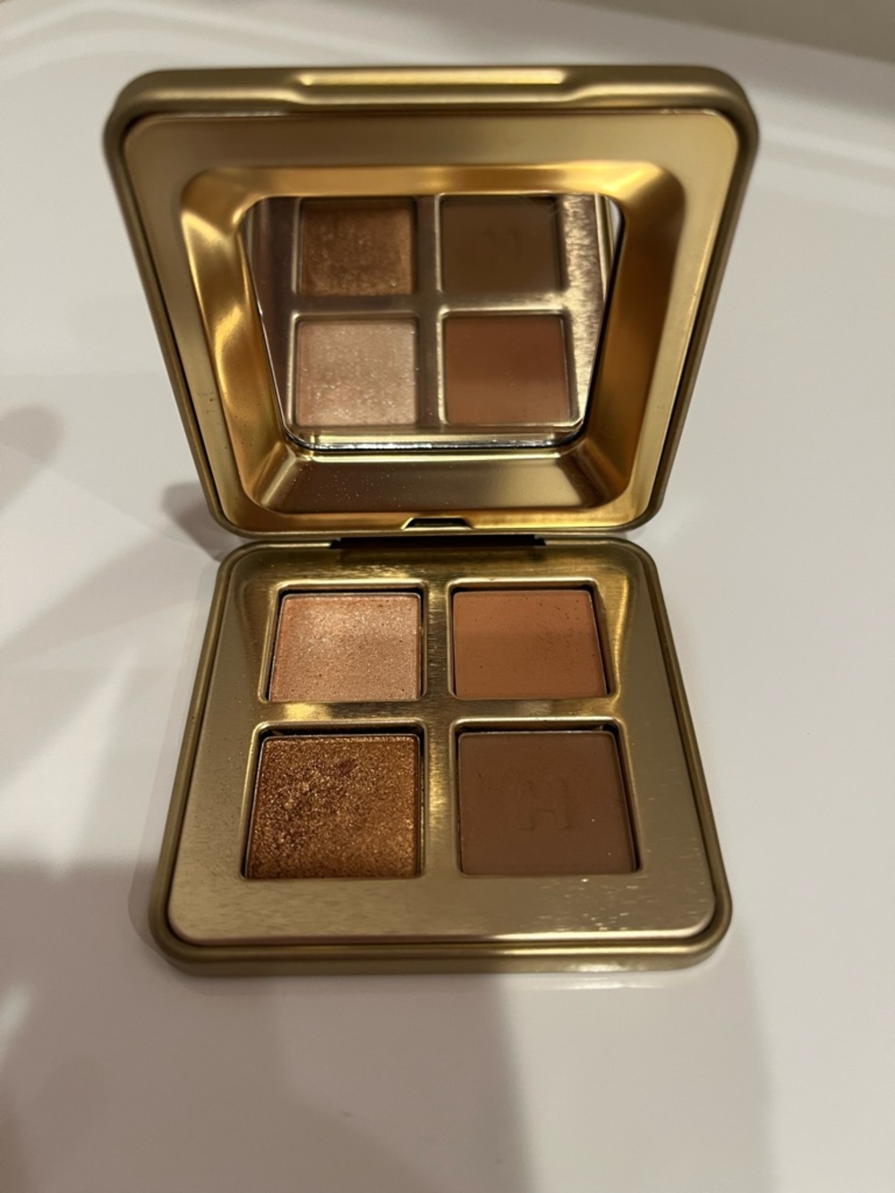 Hourglass curator Eyeshadow  palette 1 shimmer 2 matte 3 metallic 4 matte